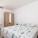 Cozy In Barbat With Swimming Pool Lejlighed Barbat na Rabu