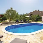 Cozy In Barbat With Swimming Pool Lejlighed