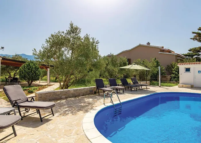 Lovely In Barbat With Wifi Apartment *