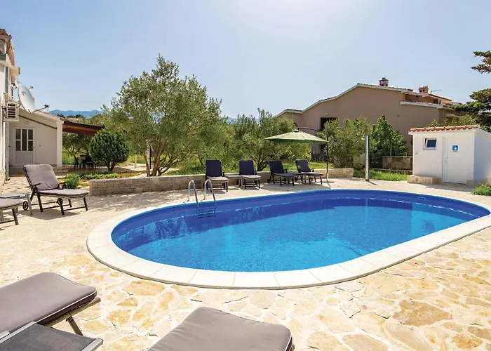 Lovely In Barbat With Wifi Apartment