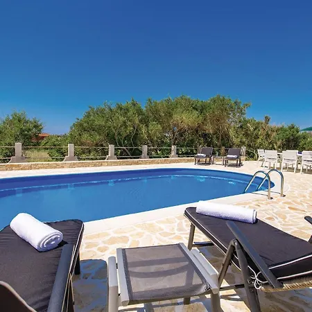 Stunning Apartment In Barbat With Swimming Pool