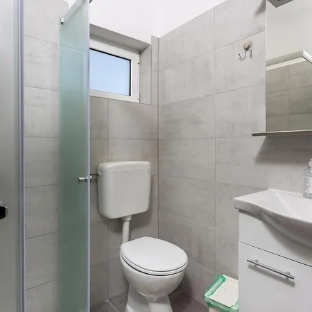 Apartment Stunning Apartment In Barbat With Swimming Pool